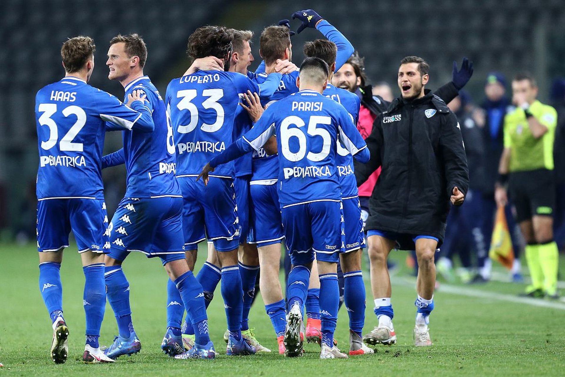 是雄鹿队的 是雄鹿队的